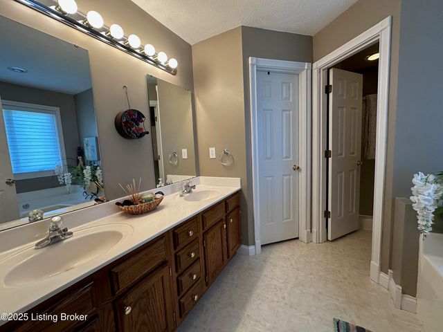 526 Michigan Ave, Elizabethtown, KY 42701