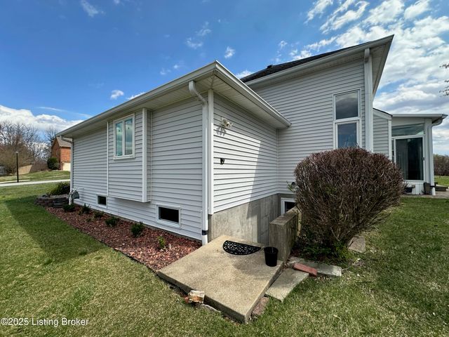 526 Michigan Ave, Elizabethtown, KY 42701