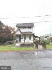 446 BIDDLE ST, Tamaqua, PA 18252
