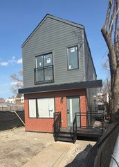 611 N Lawndale Avenue, Chicago, IL 60624