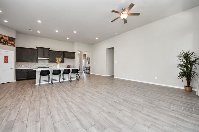 13021 Ocean Breeze Ln Lane, La Marque, TX 77568