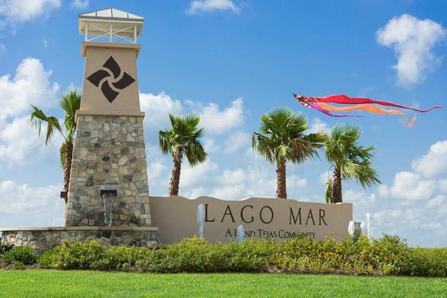 13021 Ocean Breeze Ln Lane, La Marque, TX 77568