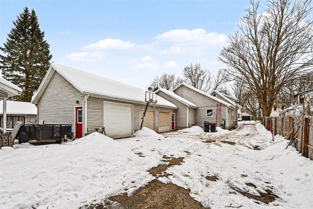 224 Pleasant Avenue, Caledonia, MI 49316