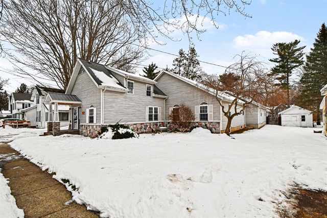 224 Pleasant Avenue, Caledonia, MI 49316