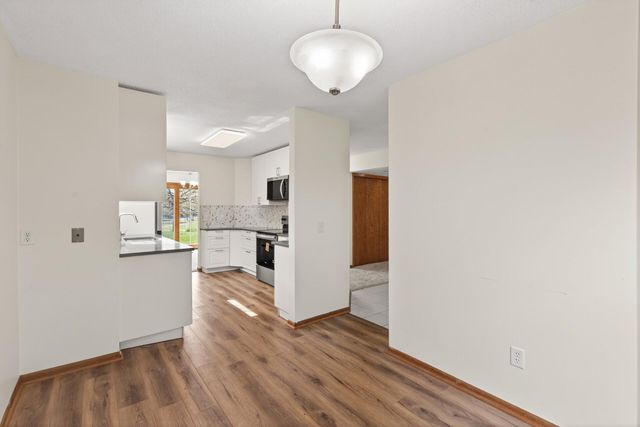 8143 Curtis Lane, Eden Prairie, MN 55347