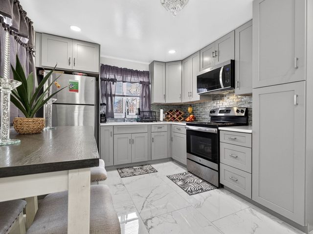 19 Melba Way, Boston, MA 02136