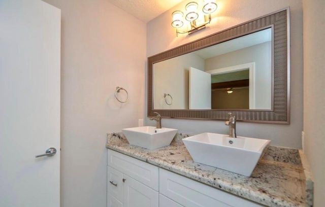 215 County Road 193, Alvin, TX 77511