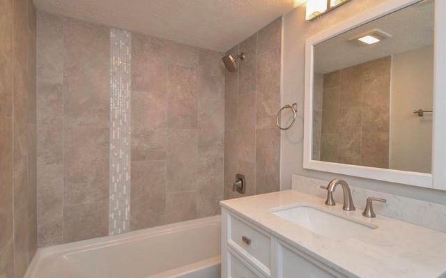 215 County Road 193, Alvin, TX 77511