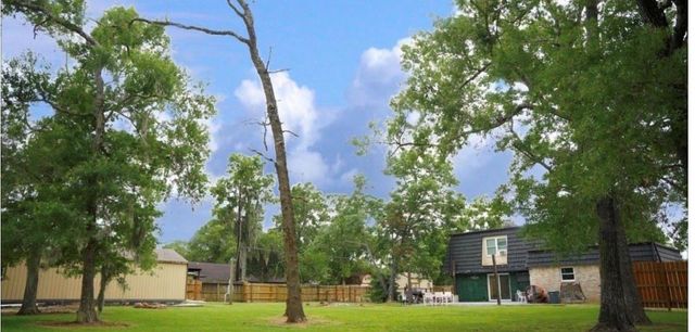 215 County Road 193, Alvin, TX 77511