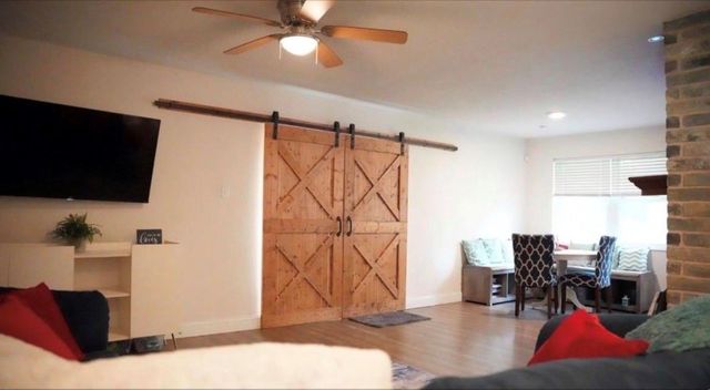 215 County Road 193, Alvin, TX 77511