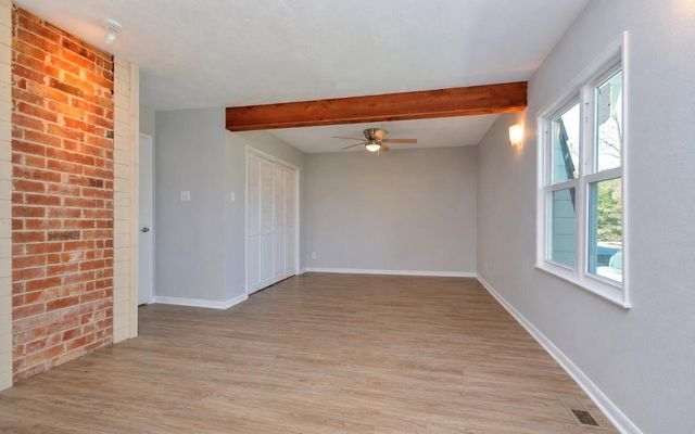 215 County Road 193, Alvin, TX 77511