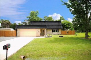 215 County Road 193, Alvin, TX 77511