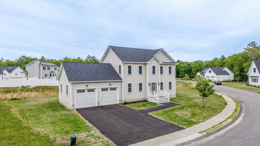 13 Nantucket Dr, Mattapoisett, MA 02719