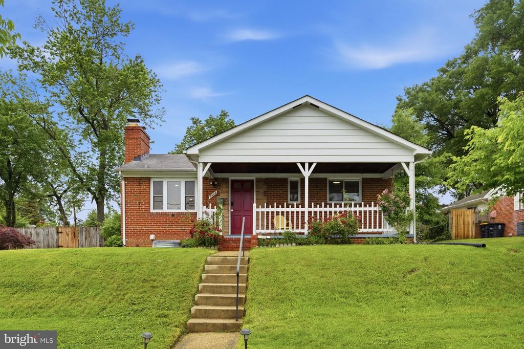 6922 EMERSON ST, Hyattsville, MD 20784