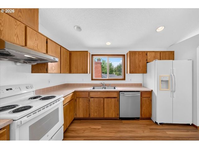 3857 Se 136TH Ave, Portland, OR 97236