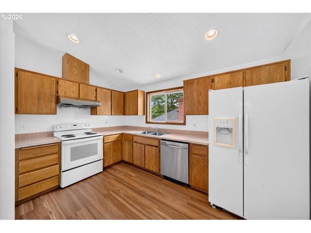 3857 Se 136TH Ave, Portland, OR 97236