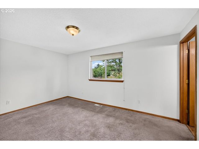 3857 Se 136TH Ave, Portland, OR 97236