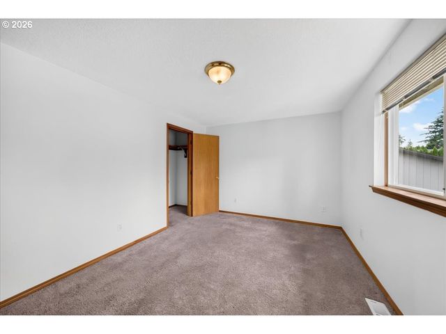 3857 Se 136TH Ave, Portland, OR 97236