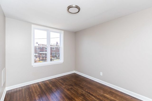 3233 KENTUCKY AVE, Baltimore, MD 21213