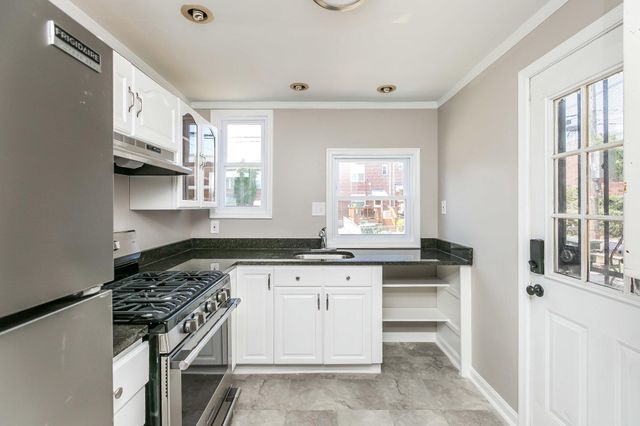 3233 KENTUCKY AVE, Baltimore, MD 21213