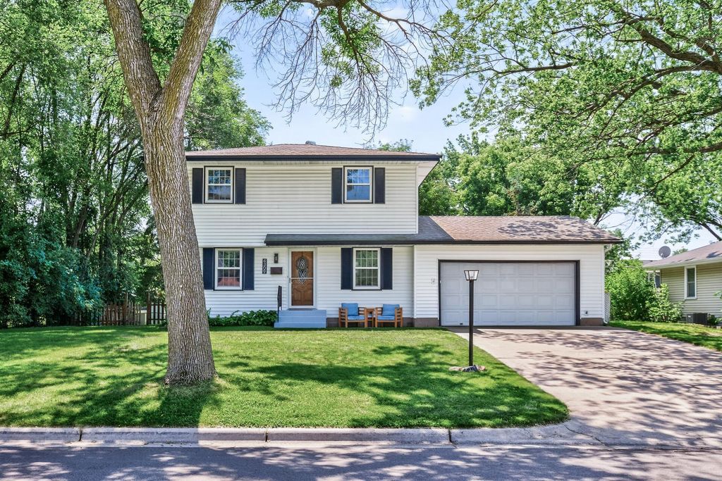 4309 78th Avenue N, Brooklyn Park, MN 55443