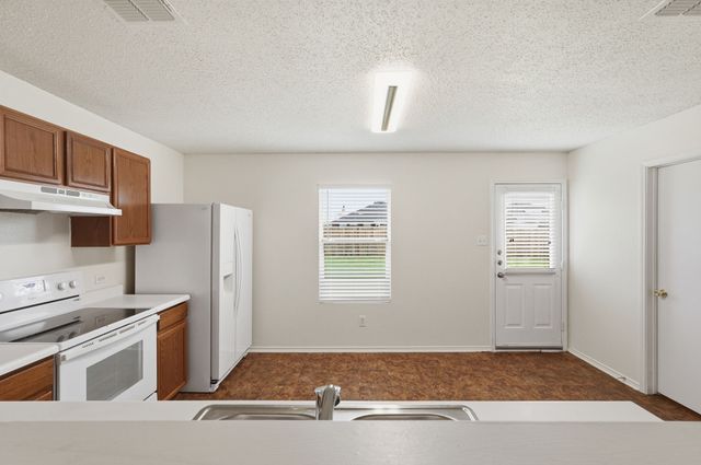 327 Deer Run Drive, Sanger, TX 76266