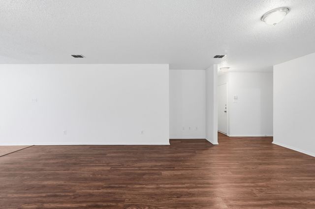 327 Deer Run Drive, Sanger, TX 76266