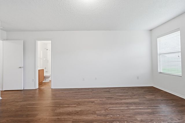 327 Deer Run Drive, Sanger, TX 76266