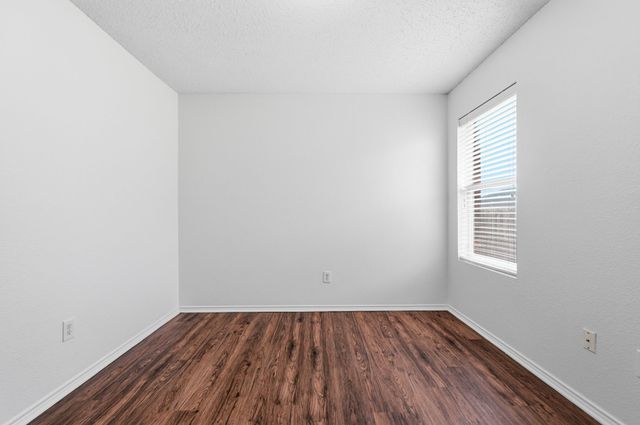 327 Deer Run Drive, Sanger, TX 76266