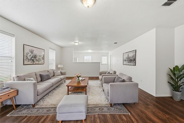 327 Deer Run Drive, Sanger, TX 76266