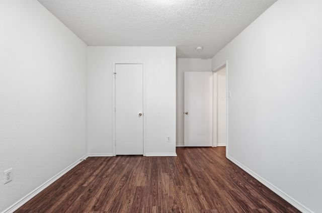 327 Deer Run Drive, Sanger, TX 76266