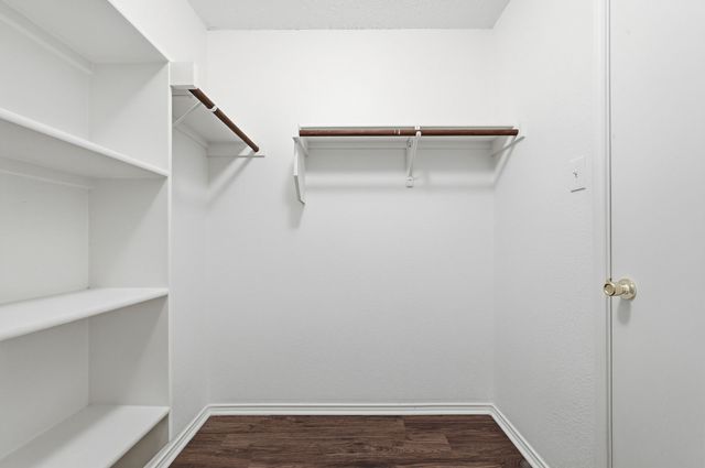 327 Deer Run Drive, Sanger, TX 76266