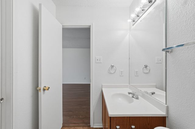 327 Deer Run Drive, Sanger, TX 76266