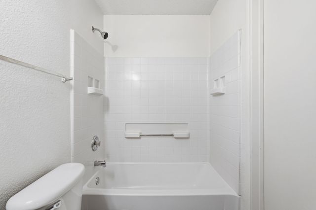 327 Deer Run Drive, Sanger, TX 76266