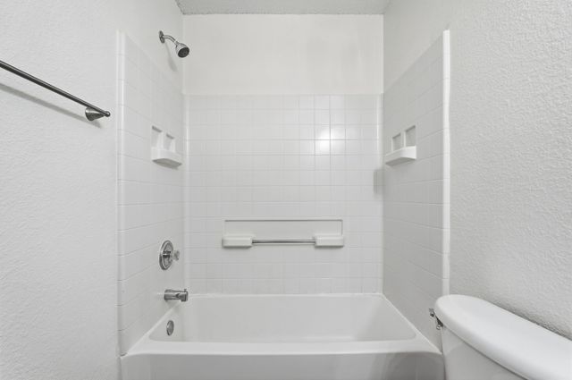 327 Deer Run Drive, Sanger, TX 76266