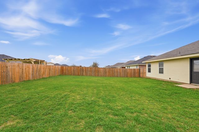 327 Deer Run Drive, Sanger, TX 76266