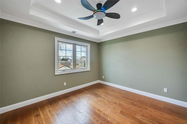 157 4th Street, Hicksville, NY 11801