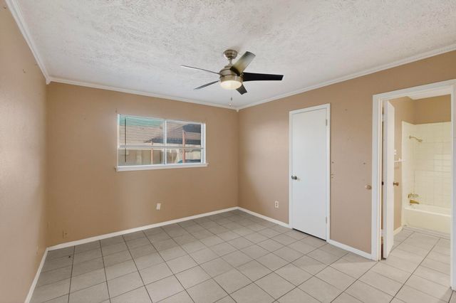 8 W Townhouse Lane 32, Grand Prairie, TX 75052