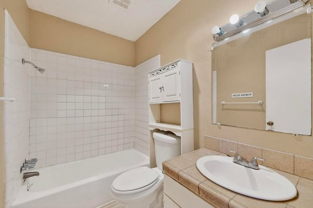 8 W Townhouse Lane 32, Grand Prairie, TX 75052