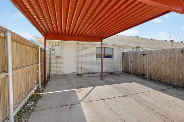 8 W Townhouse Lane 32, Grand Prairie, TX 75052