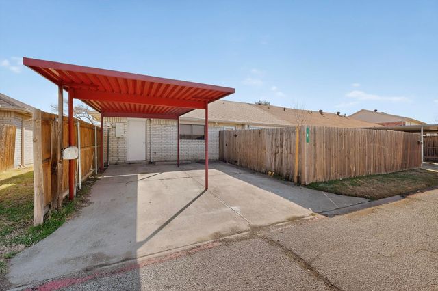 8 W Townhouse Lane 32, Grand Prairie, TX 75052