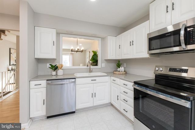 2777 GROVEMORE LN, Vienna, VA 22180