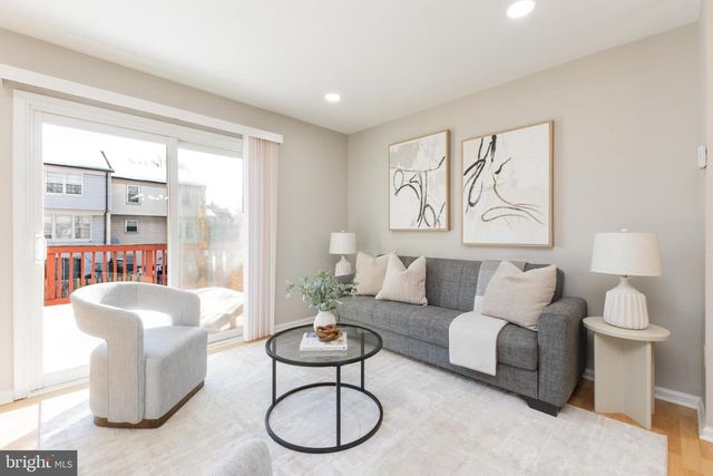 2777 GROVEMORE LN, Vienna, VA 22180