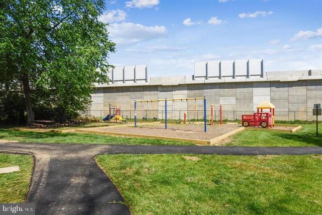 2777 GROVEMORE LN, Vienna, VA 22180