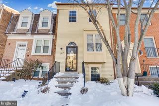 2777 GROVEMORE LN, Vienna, VA 22180