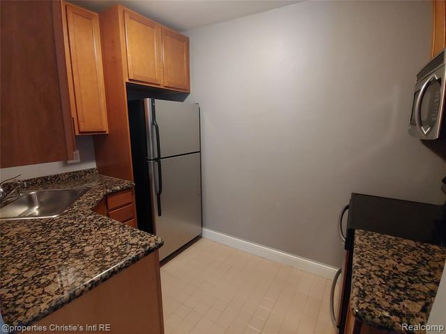 15 E Kirby St Apt 1028 1028, Detroit, MI 48202