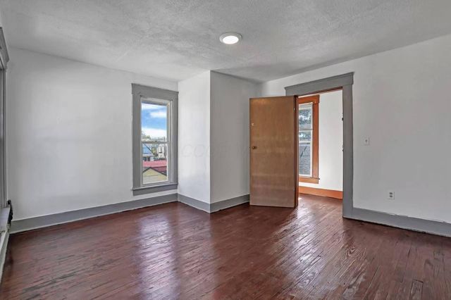 60 Dewey Avenue, Newark, OH 43055