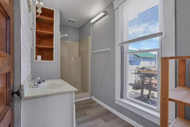 60 Dewey Avenue, Newark, OH 43055