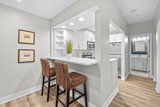 60 Gibson St 104, Boston, MA 02122