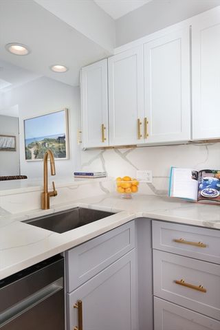 60 Gibson St 104, Boston, MA 02122